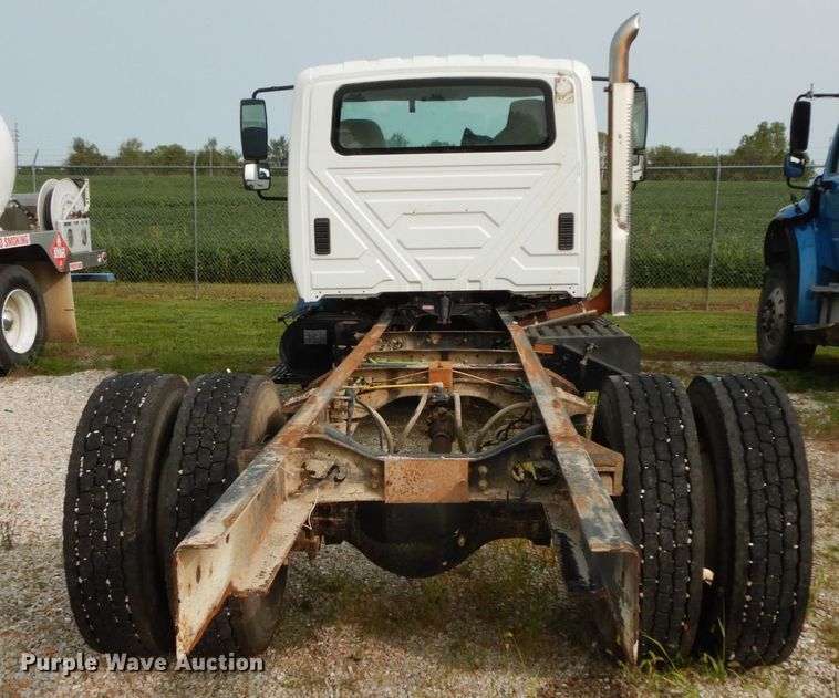 image for item HJ9666 2010 International WorkStar 7300  truck cab and chassis