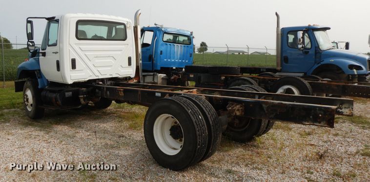 image for item HJ9666 2010 International WorkStar 7300  truck cab and chassis