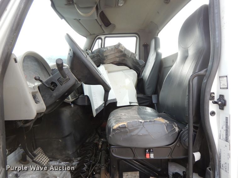 image for item HJ9666 2010 International WorkStar 7300  truck cab and chassis