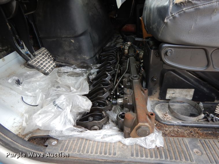 image for item HJ9666 2010 International WorkStar 7300  truck cab and chassis