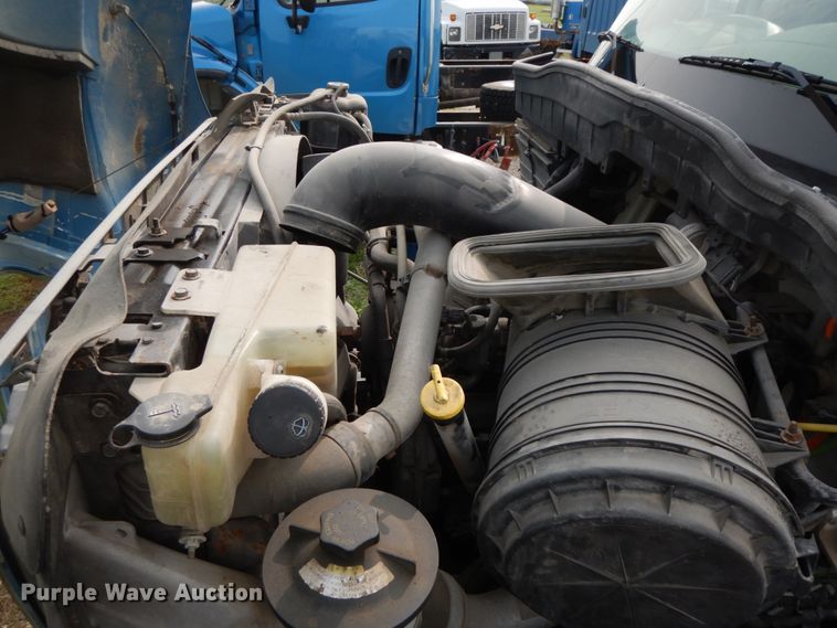 image for item HJ9666 2010 International WorkStar 7300  truck cab and chassis