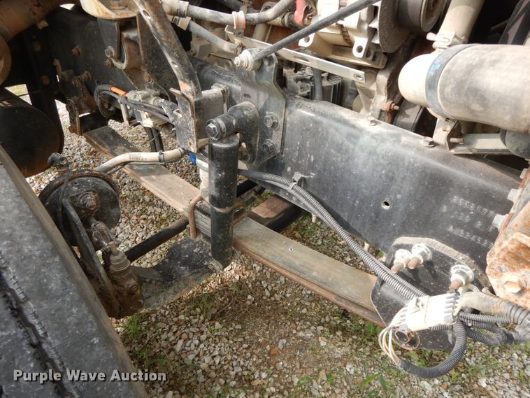 image for item HJ9666 2010 International WorkStar 7300  truck cab and chassis