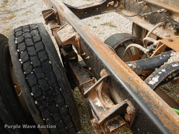 image for item HJ9666 2010 International WorkStar 7300  truck cab and chassis