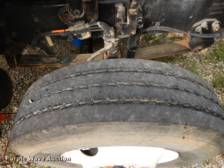 image for item HJ9666 2010 International WorkStar 7300  truck cab and chassis