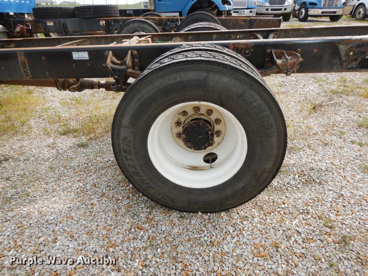 image for item HJ9666 2010 International WorkStar 7300  truck cab and chassis