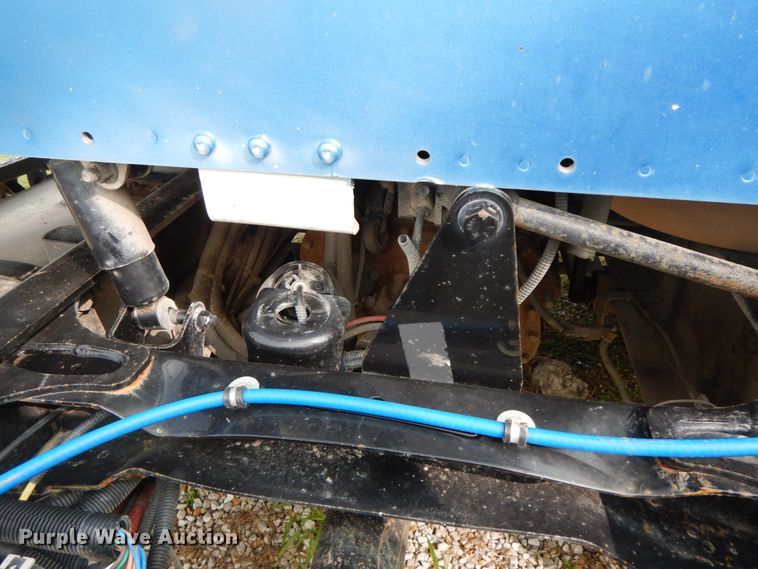 image for item HJ9667 2009 Freightliner Business Class M2  truck cab and chassis