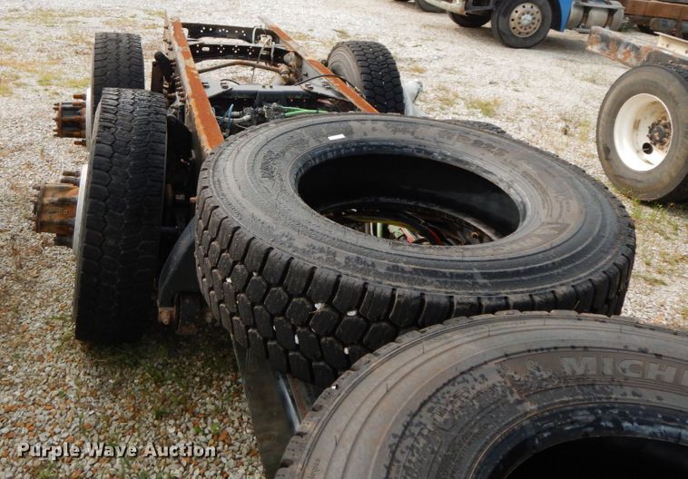 image for item HJ9667 2009 Freightliner Business Class M2  truck cab and chassis