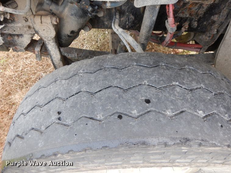 image for item HJ9667 2009 Freightliner Business Class M2  truck cab and chassis