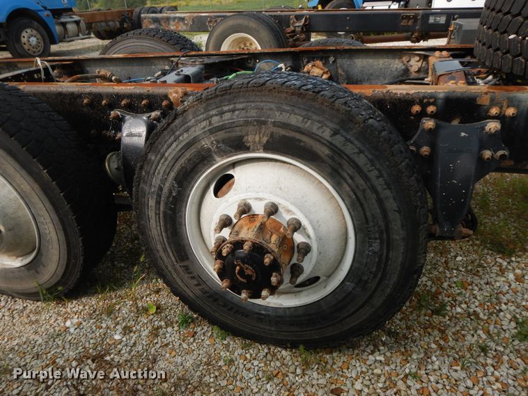 image for item HJ9667 2009 Freightliner Business Class M2  truck cab and chassis