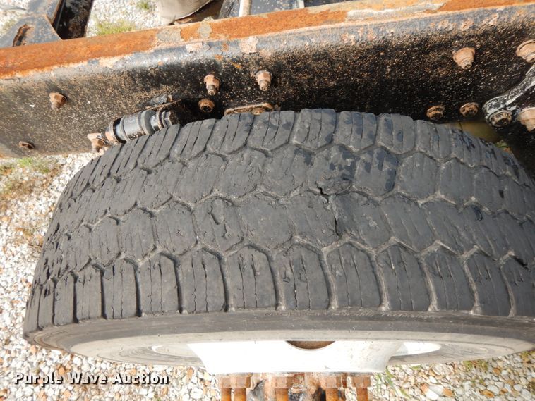 image for item HJ9667 2009 Freightliner Business Class M2  truck cab and chassis