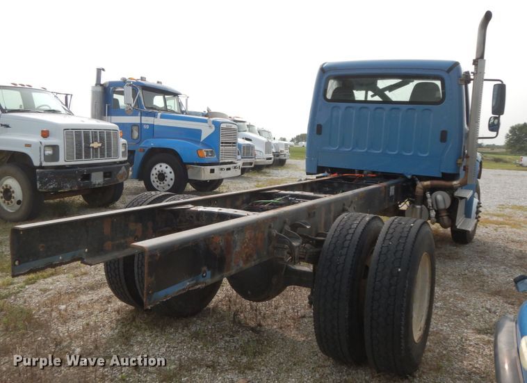 image for item HJ9668 2015 Freightliner M2  truck cab and chassis