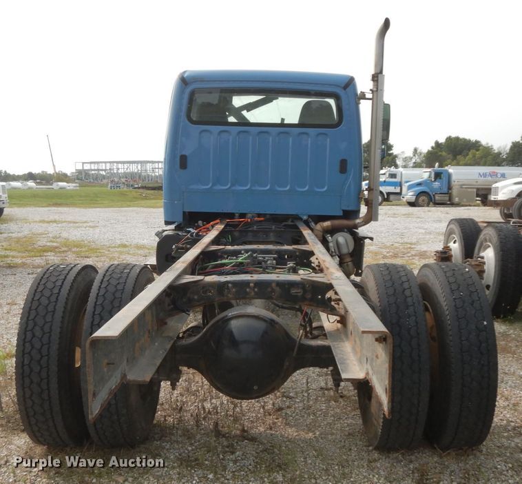 image for item HJ9668 2015 Freightliner M2  truck cab and chassis