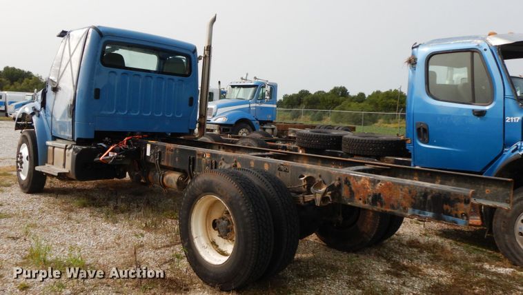 image for item HJ9668 2015 Freightliner M2  truck cab and chassis