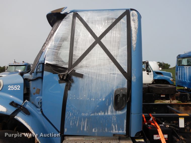 image for item HJ9668 2015 Freightliner M2  truck cab and chassis