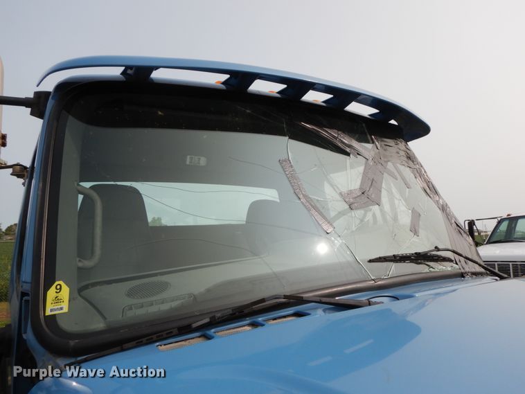 image for item HJ9668 2015 Freightliner M2  truck cab and chassis