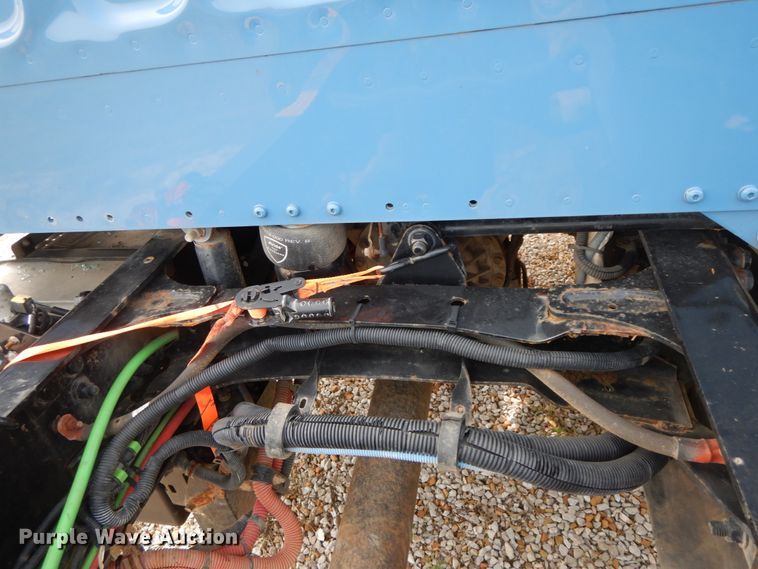 image for item HJ9668 2015 Freightliner M2  truck cab and chassis