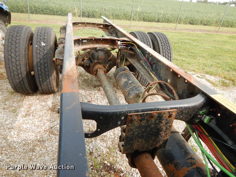 image for item HJ9668 2015 Freightliner M2  truck cab and chassis