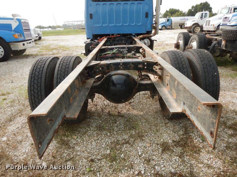 image for item HJ9668 2015 Freightliner M2  truck cab and chassis