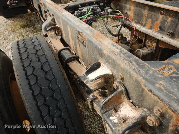 image for item HJ9668 2015 Freightliner M2  truck cab and chassis