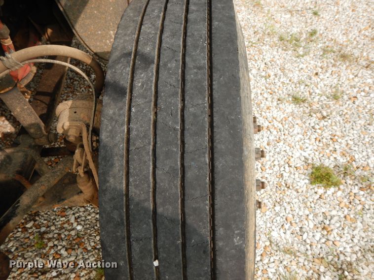 image for item HJ9668 2015 Freightliner M2  truck cab and chassis