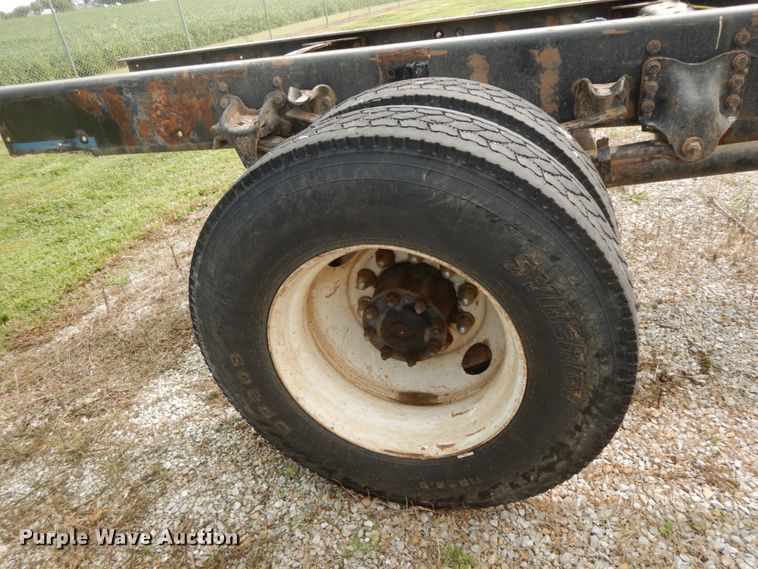 image for item HJ9668 2015 Freightliner M2  truck cab and chassis