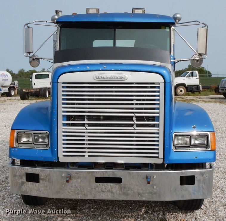 image for item HJ9669 1998 Freightliner FLD  truck cab and chassis