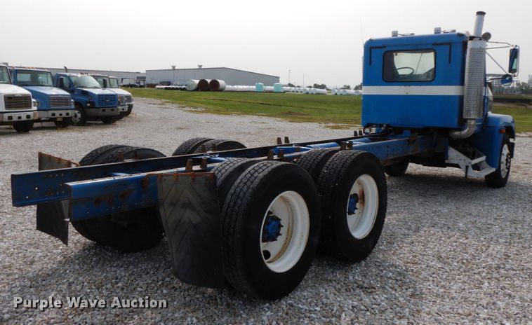 image for item HJ9669 1998 Freightliner FLD  truck cab and chassis