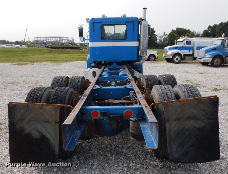 image for item HJ9669 1998 Freightliner FLD  truck cab and chassis