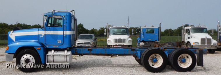 image for item HJ9669 1998 Freightliner FLD  truck cab and chassis