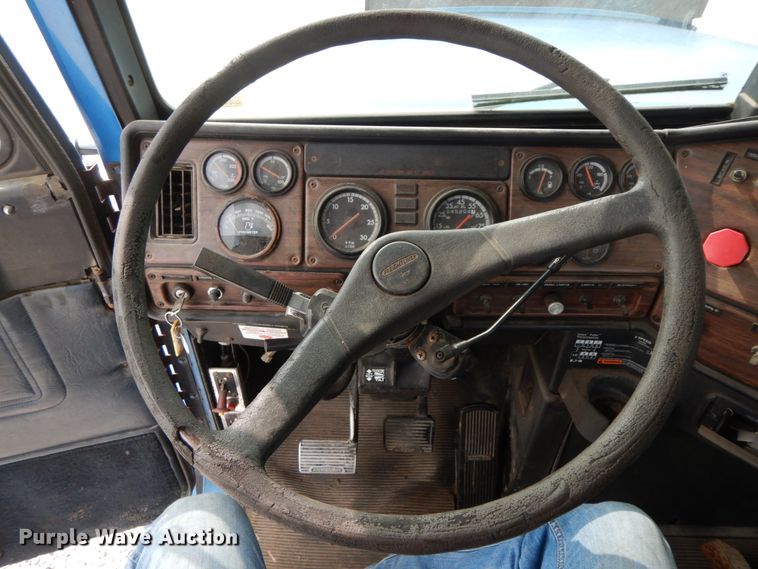 image for item HJ9669 1998 Freightliner FLD  truck cab and chassis