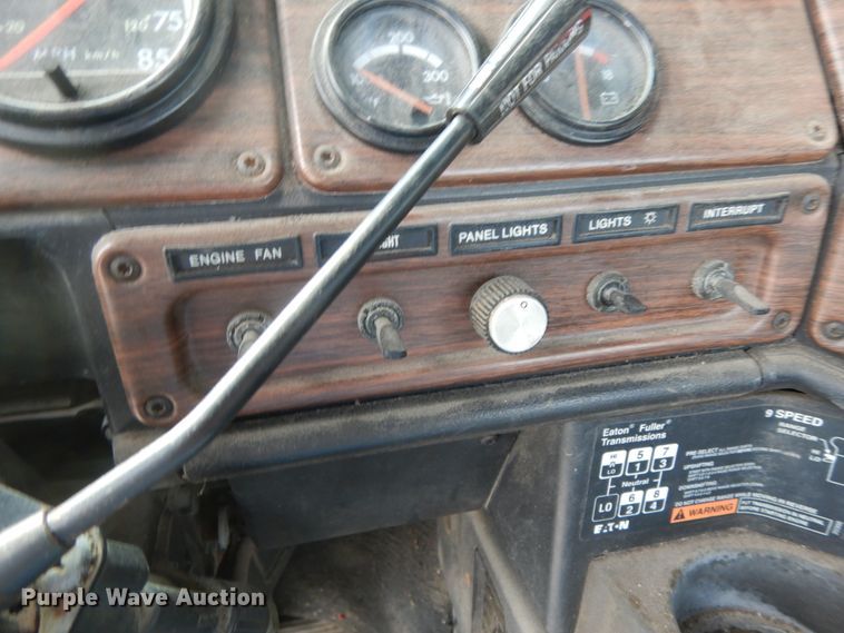 image for item HJ9669 1998 Freightliner FLD  truck cab and chassis