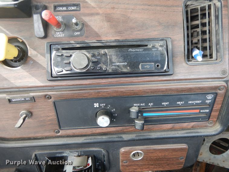 image for item HJ9669 1998 Freightliner FLD  truck cab and chassis