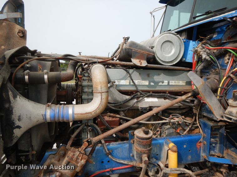 image for item HJ9669 1998 Freightliner FLD  truck cab and chassis