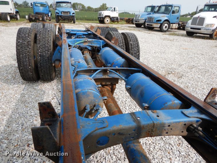 image for item HJ9669 1998 Freightliner FLD  truck cab and chassis