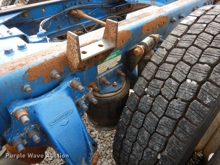 image for item HJ9669 1998 Freightliner FLD  truck cab and chassis