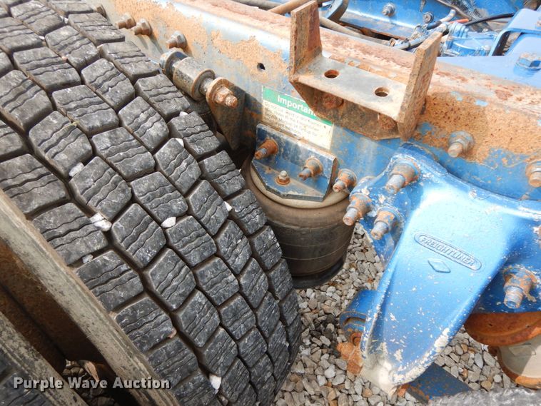 image for item HJ9669 1998 Freightliner FLD  truck cab and chassis