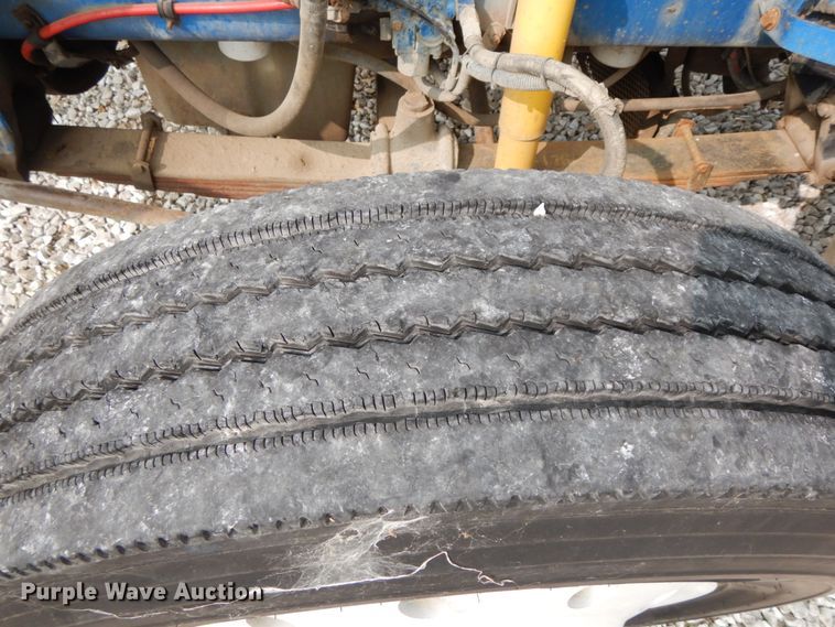 image for item HJ9669 1998 Freightliner FLD  truck cab and chassis