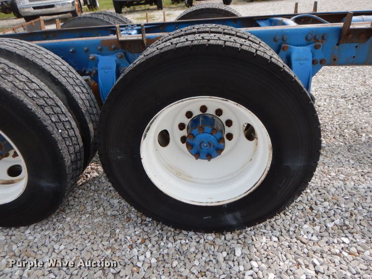 image for item HJ9669 1998 Freightliner FLD  truck cab and chassis