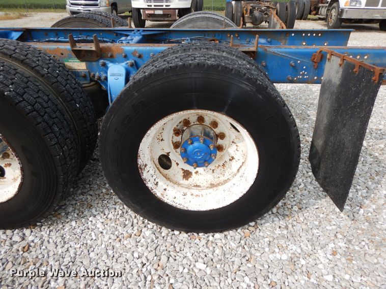 image for item HJ9669 1998 Freightliner FLD  truck cab and chassis