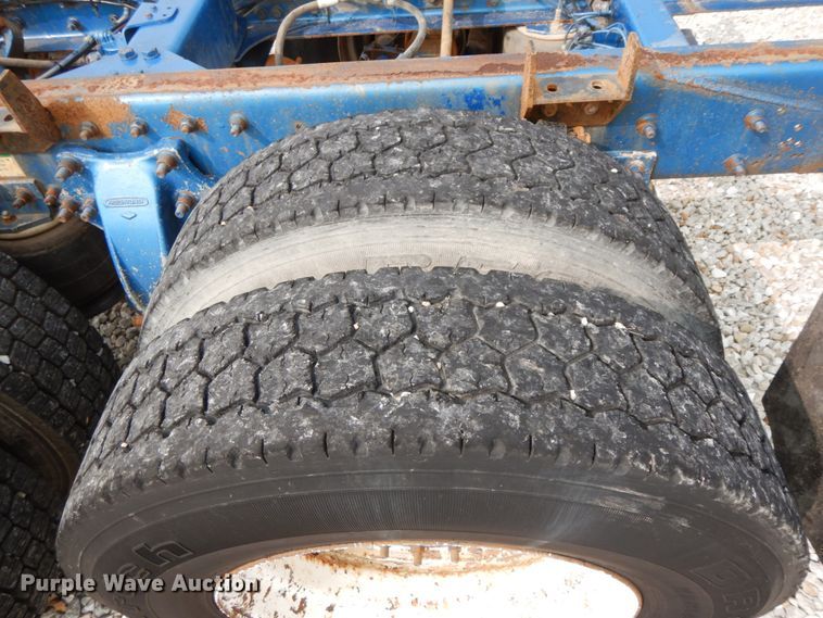 image for item HJ9669 1998 Freightliner FLD  truck cab and chassis