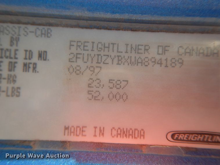 image for item HJ9669 1998 Freightliner FLD  truck cab and chassis