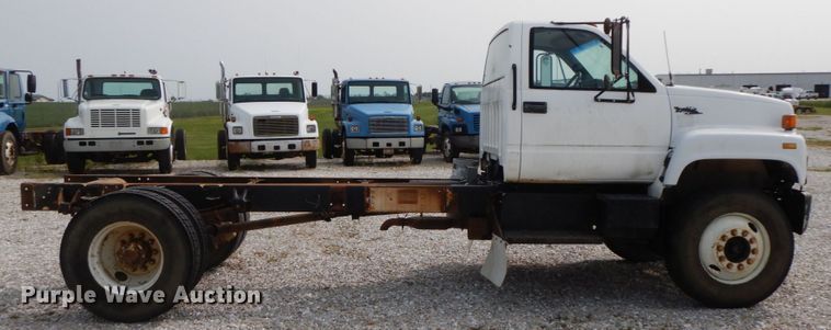 image for item HJ9670 1992 Chevrolet Kodiak C5500  truck cab and chassis