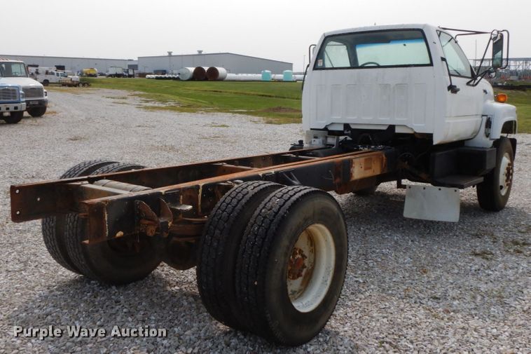 image for item HJ9670 1992 Chevrolet Kodiak C5500  truck cab and chassis