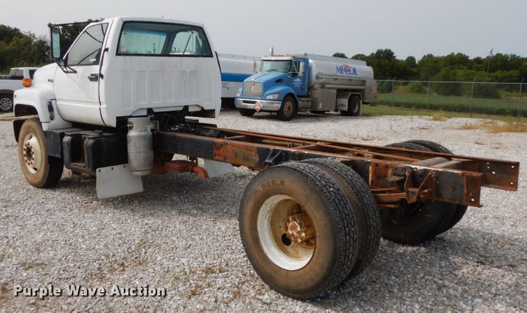 image for item HJ9670 1992 Chevrolet Kodiak C5500  truck cab and chassis