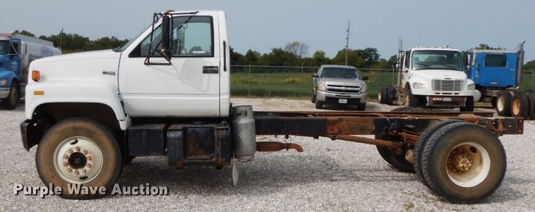 image for item HJ9670 1992 Chevrolet Kodiak C5500  truck cab and chassis