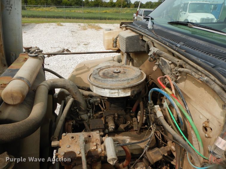 image for item HJ9670 1992 Chevrolet Kodiak C5500  truck cab and chassis