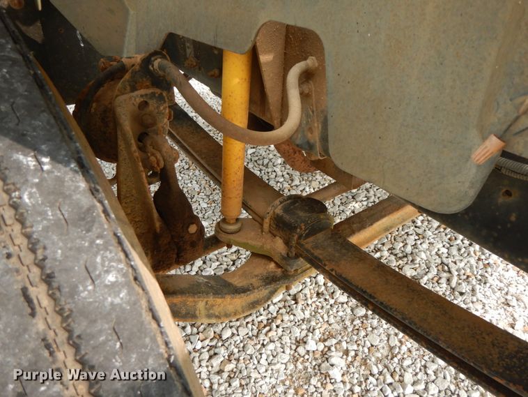 image for item HJ9670 1992 Chevrolet Kodiak C5500  truck cab and chassis