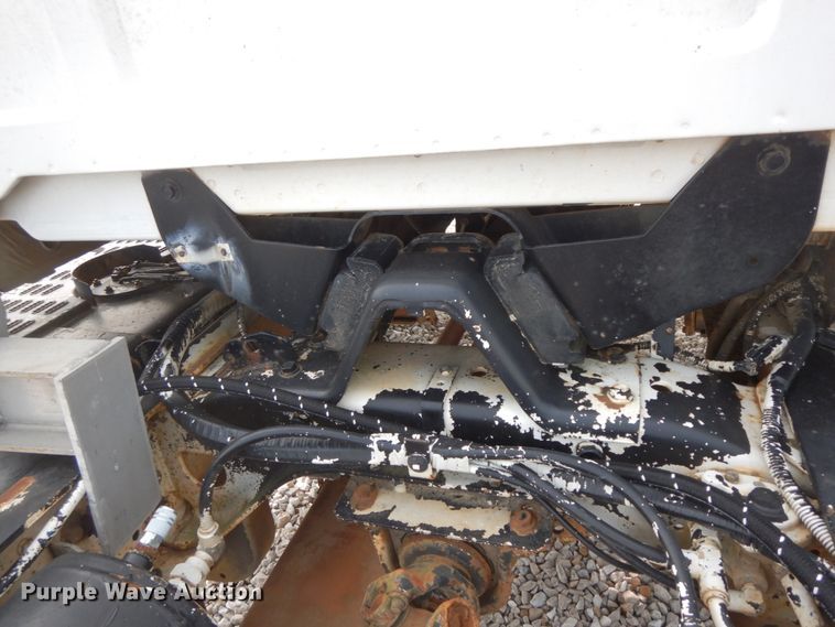 image for item HJ9670 1992 Chevrolet Kodiak C5500  truck cab and chassis