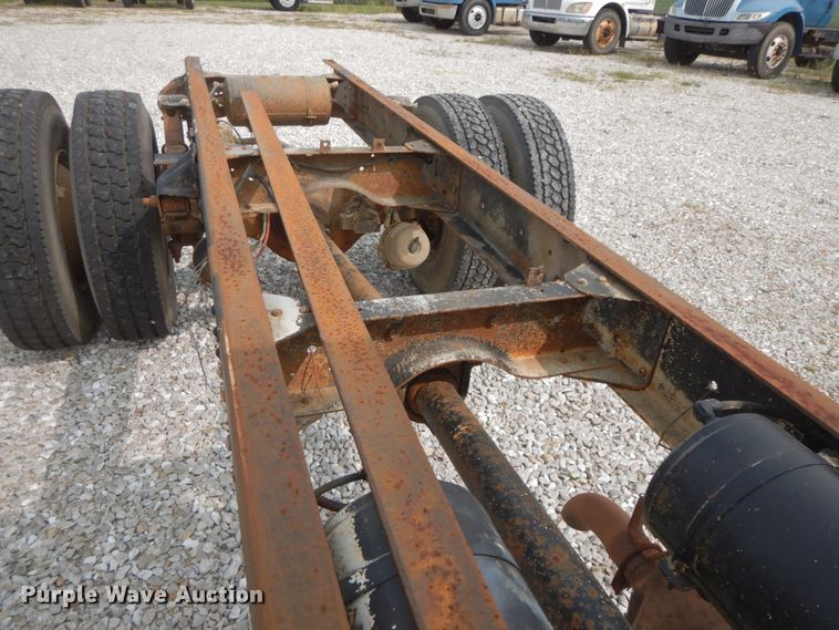 image for item HJ9670 1992 Chevrolet Kodiak C5500  truck cab and chassis