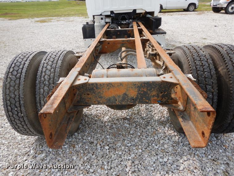 image for item HJ9670 1992 Chevrolet Kodiak C5500  truck cab and chassis